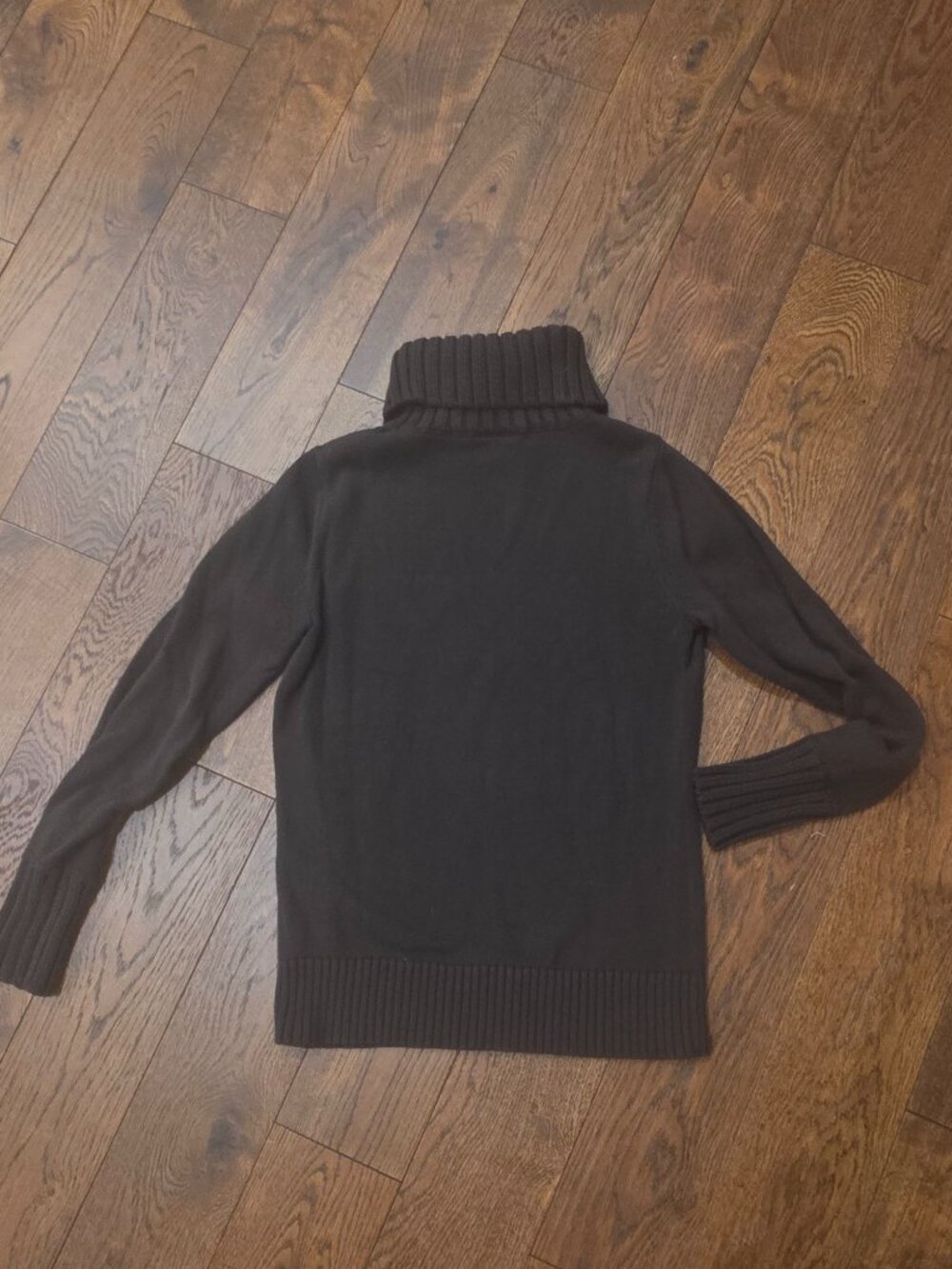 Perfect fall sweater - Picture 3 of 3